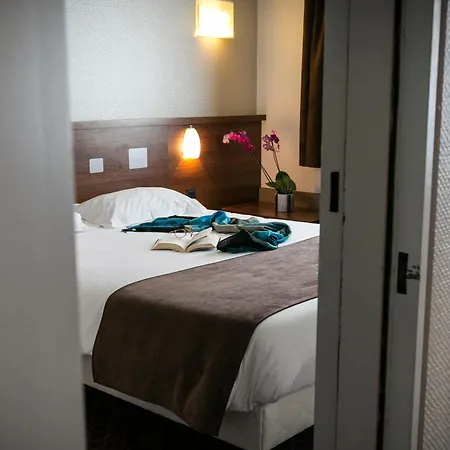 Brit Le Castel Hotel
